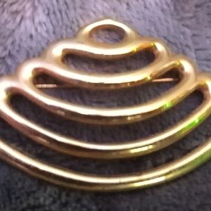 Monet (signed) vintage brooch